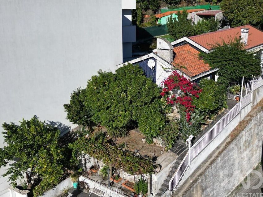 Imagem Fachada de  moradia independente em Peso da Régua