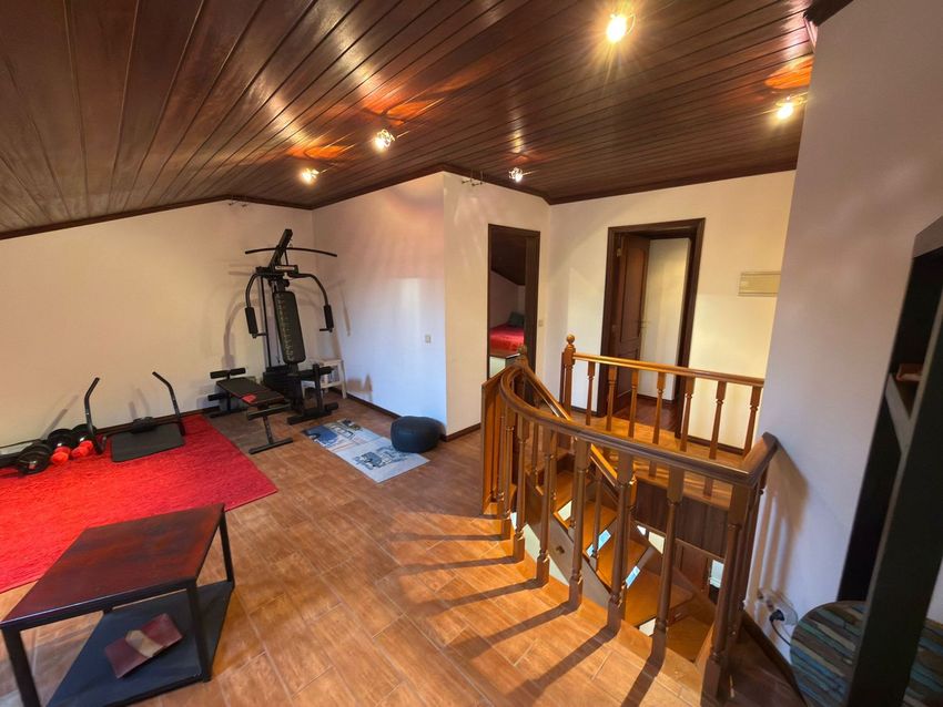 Imagem Sala de estar de apartamento t3 em Rua dos Alqueves