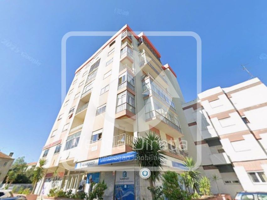 Imagem Vistas de apartamento t3 em Avenida 1º de Maio, 23