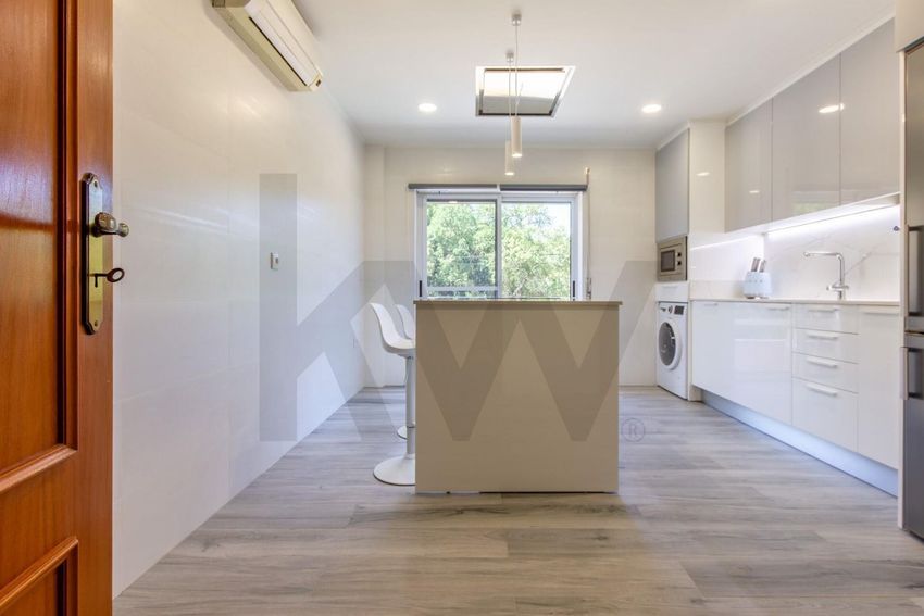Imagem Sala de estar de apartamento t2 em Rua 1º de Maio s/n