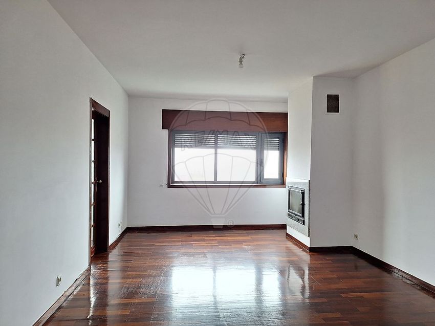 Imagem Divisão de apartamento t2 em Rua Filipa de Lencastre