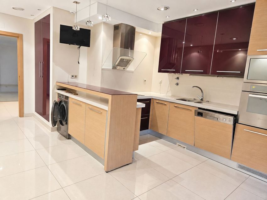 Imagem Cozinha de apartamento t4 em Rua da Índia, 16