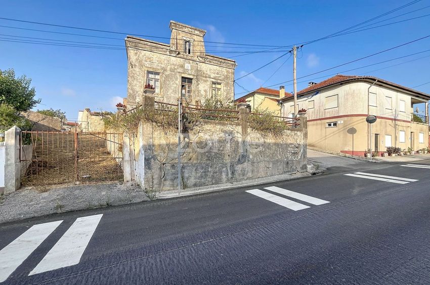 Imagem Fachada de  moradia independente em Travessa de São Pedro, 17