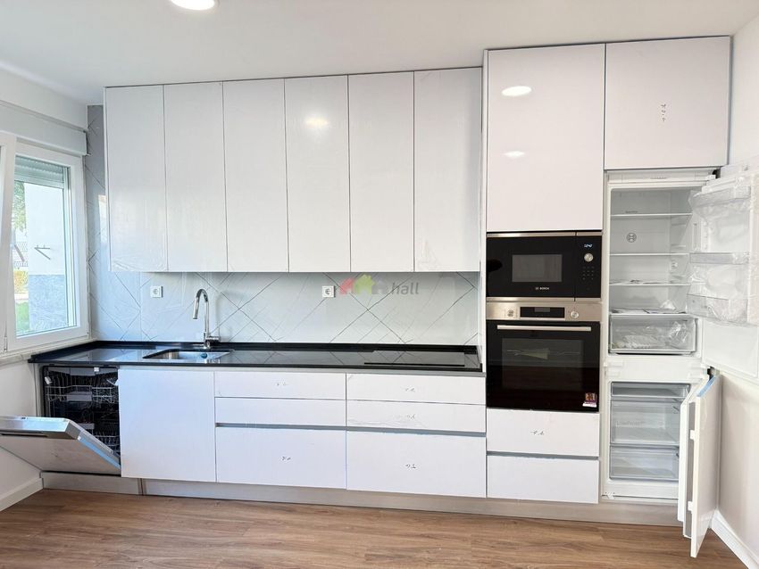 Imagem Cozinha de apartamento t3 em Rua João Villaret s/n
