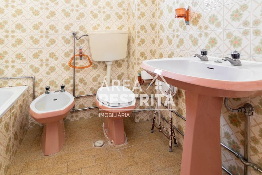 Imagem Casa de banho de apartamento t3 em Rua Clube União Banheirense o Chinquilho