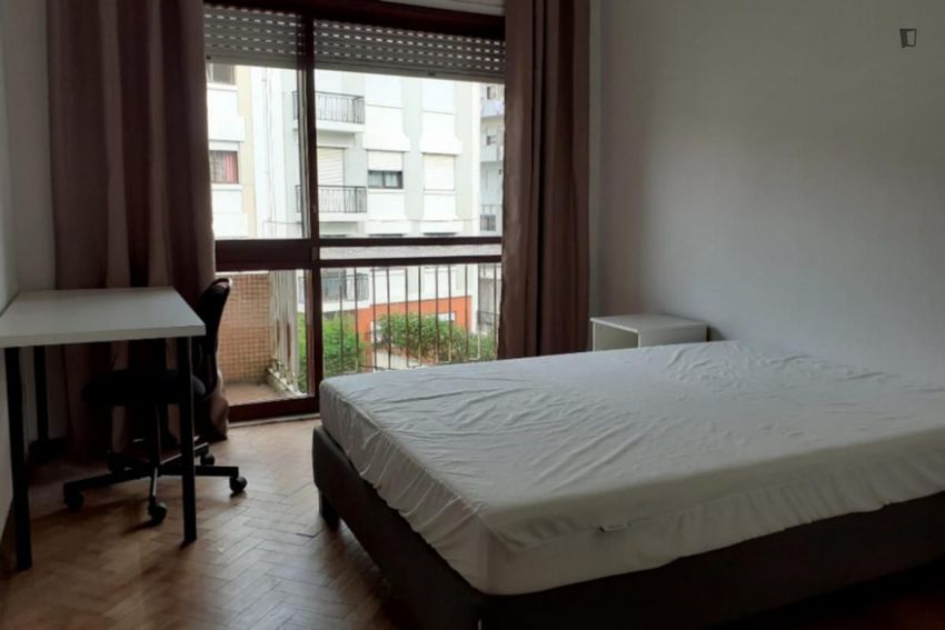 Imagem Quarto de apartamento t3 em Rua da Graciosa