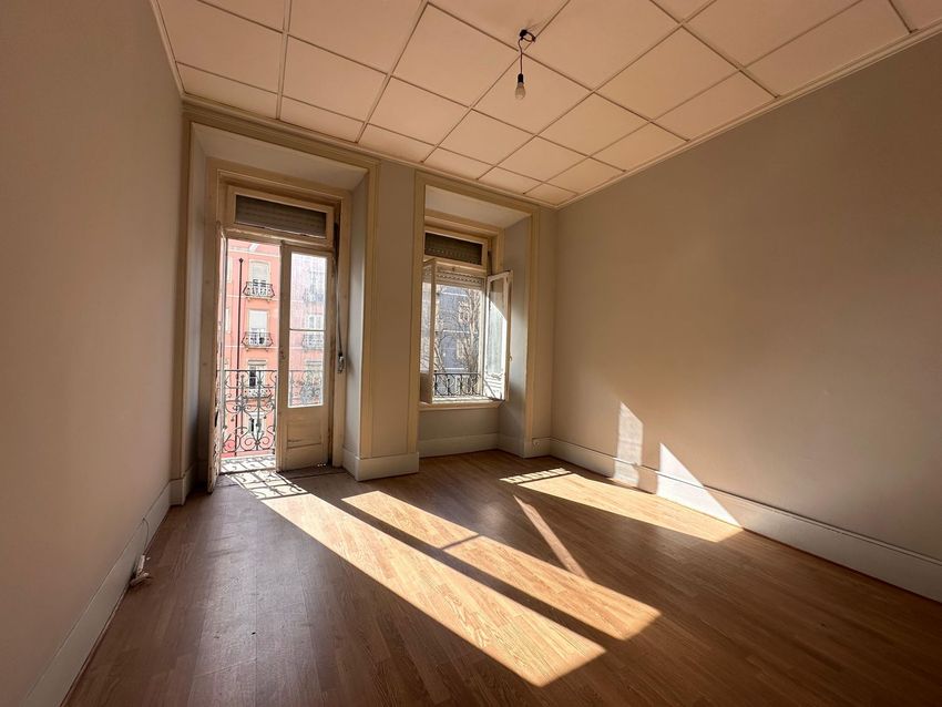 Imagem de apartamento t3 em Avenida Almirante Reis
