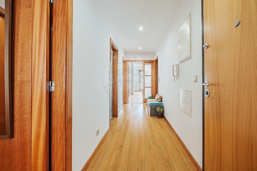 Imagem Corredor de apartamento t2 em Rua Arco
