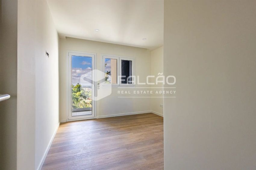 Imagem Divisão de apartamento t3 em Rua de São Bento, 3