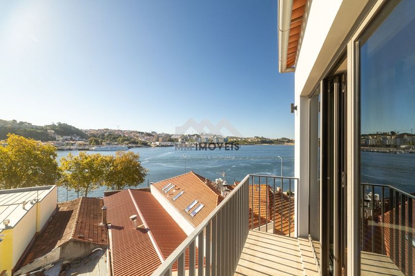 Imagem Vistas de duplex em Rua do Ouro