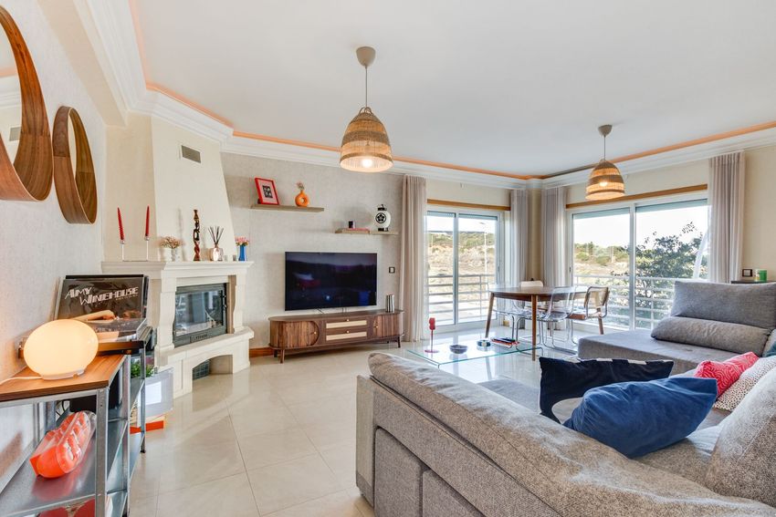 Imagem Sala de estar de apartamento t2 em Rua Afonso de Ornelas