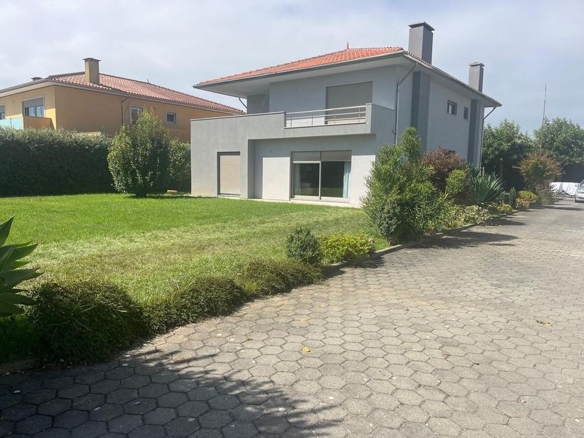 Imagem Fachada de  moradia independente em Torreira