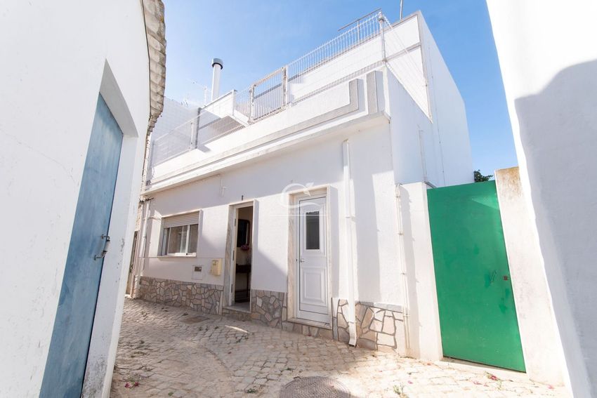 Imagem Fachada de  casa ou moradia em Travessa das Canas