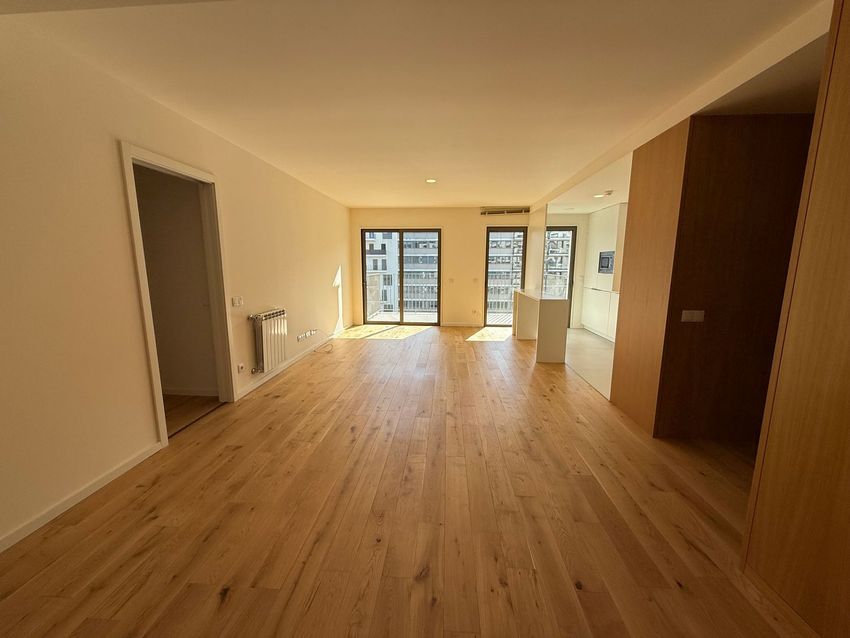 Imagem Divisão de apartamento t3 em Rua Ilse Losa, 85