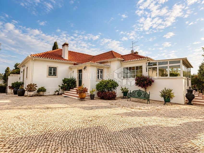 Imagem Fachada de  quinta em Sobral de Monte Agraço