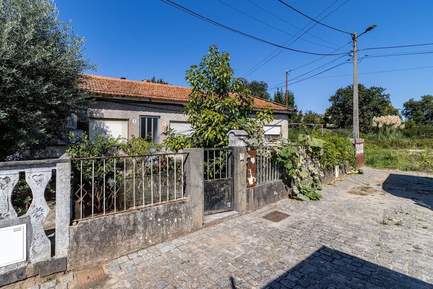 Imagem Fachada de  casa ou moradia em Rua g s/n