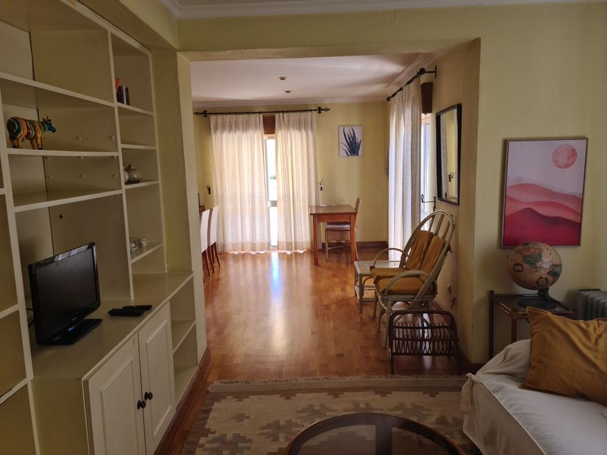 Imagem Sala de estar de quarto em Rua Júlio Dinis, 44