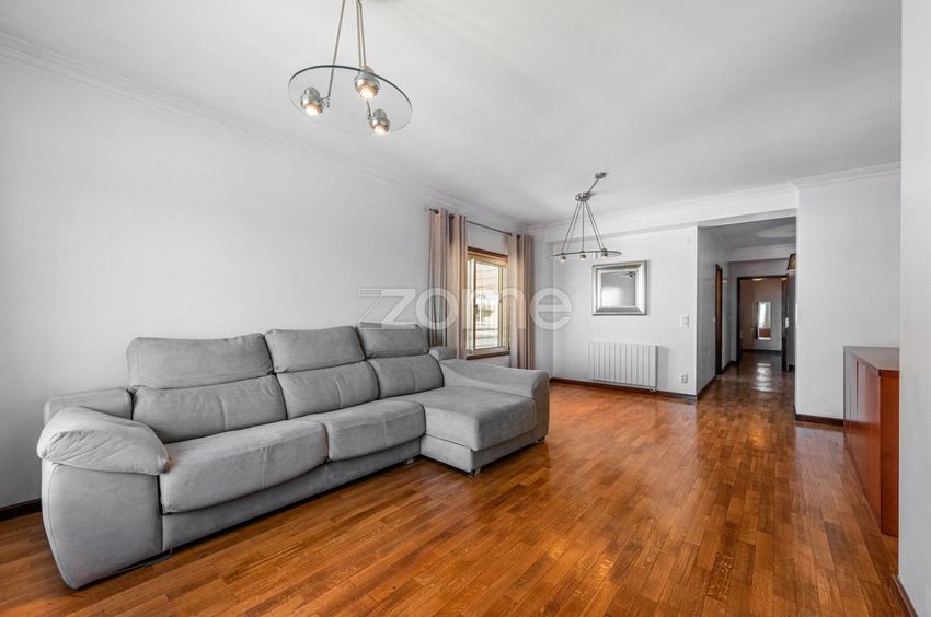 Imagem Sala de estar de apartamento t3 em Rua da Boavista, 357