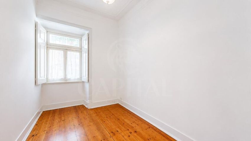 Imagem Divisão de apartamento t3 em Avenida Sacadura Cabral, 15
