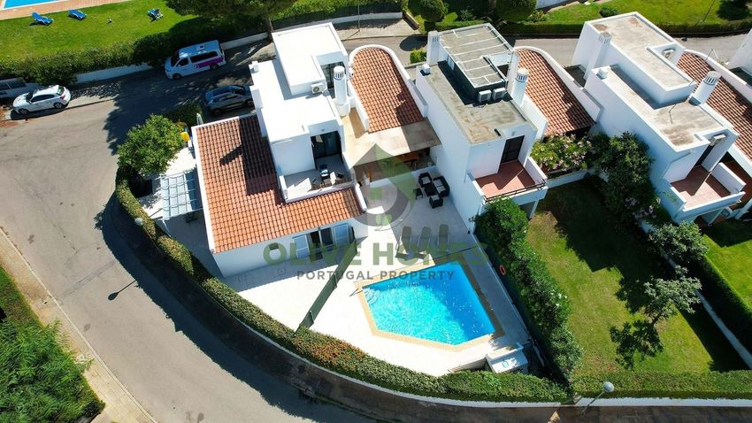 Imagem Piscina de  casa ou moradia em Volta da Vinha