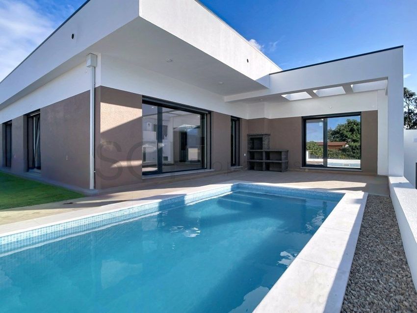 Imagem Piscina de  moradia independente em Quinta da Lobateira