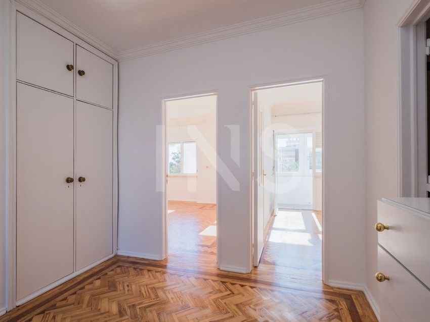 Imagem Divisão de apartamento t2 em Rua Conselheiro Martins de Carvalho