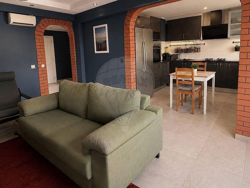Imagem Sala de estar de apartamento t3 em Rua Mira Serra
