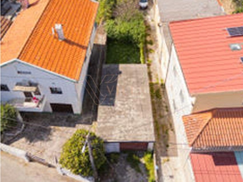 Imagem Garagem de  moradia independente em Rua Fernando Teixeira, 51