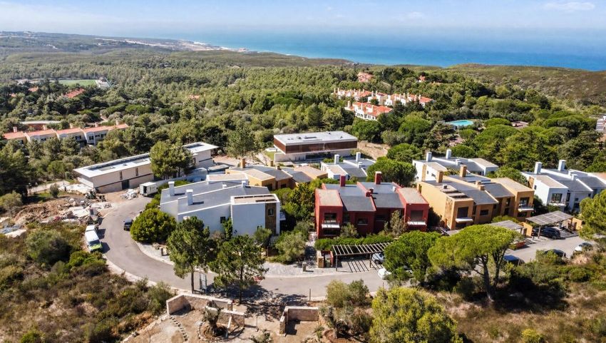 Imagem Vistas de  moradia independente em Marinha do Guincho
