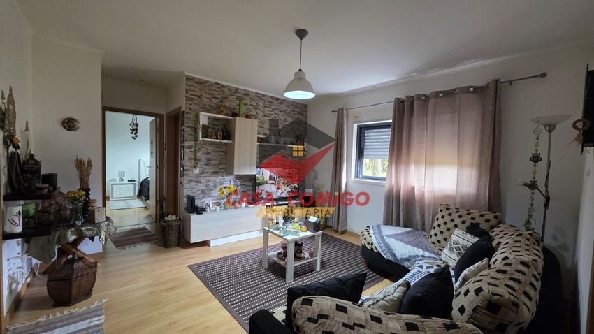 Imagem Sala de estar de apartamento t1 em Rua Congregação de São José Cluny