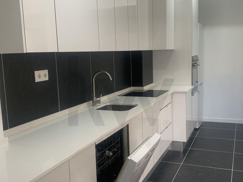 Imagem Cozinha de apartamento t3 em Pombais - Patameiras