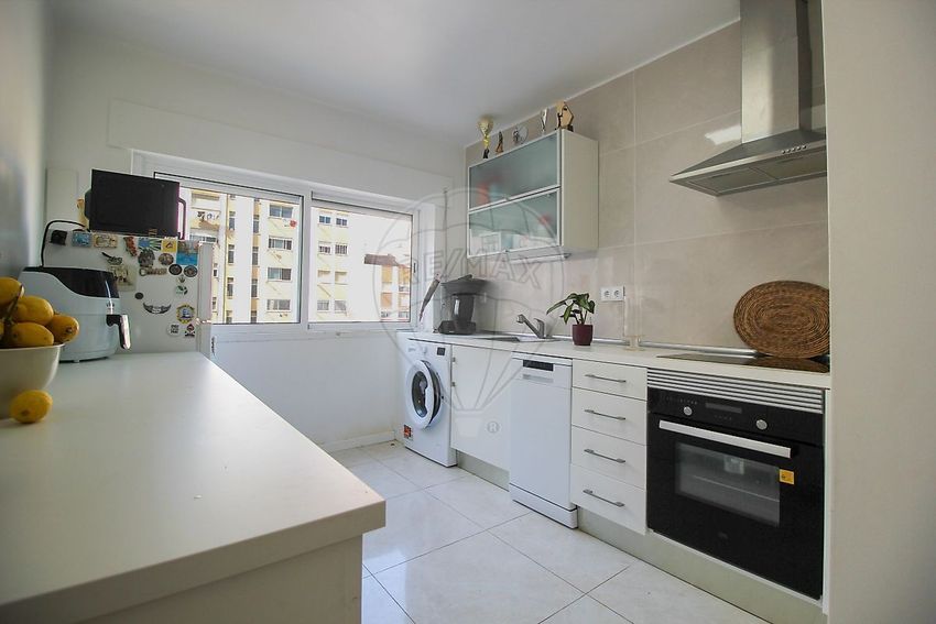 Imagem Cozinha de apartamento t2 em Praceta João Rodrigues Cabrilho