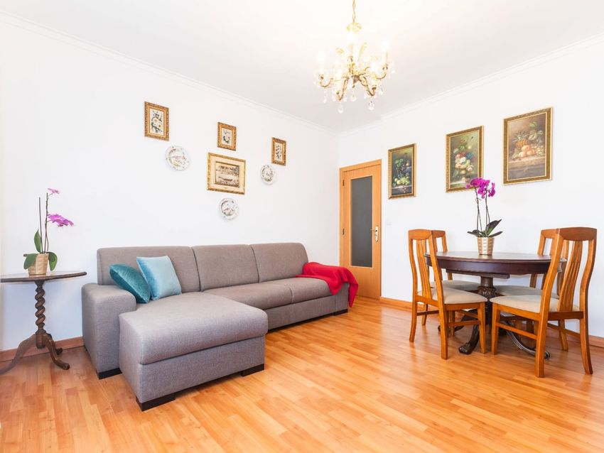 Imagem Sala de estar de apartamento t3 em Pontinha e Famões