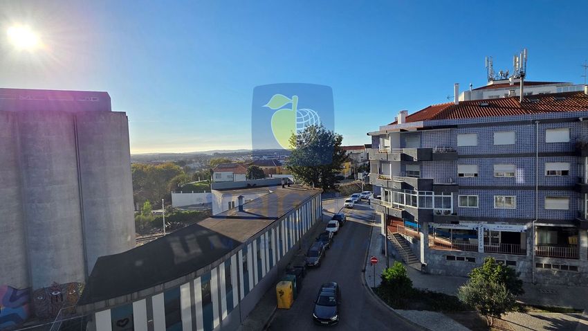 Imagem de apartamento t2 em Rua Francisco Sa Carneiro, 1