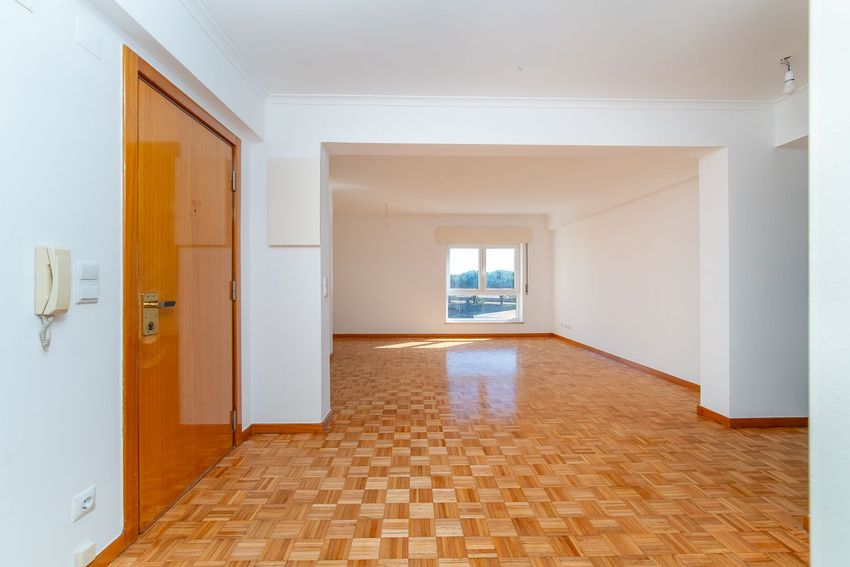 Imagem Sala de estar de apartamento t2 em Rua Frederico George