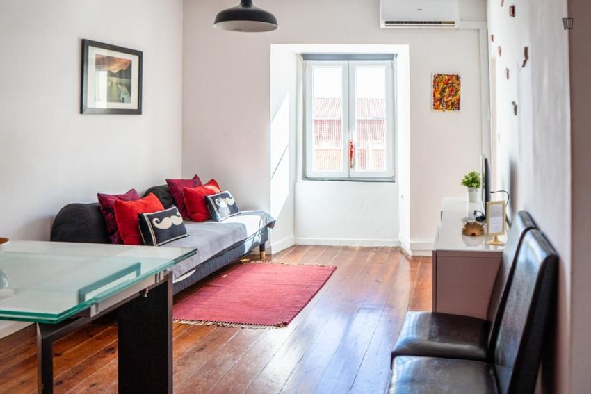 Imagem Quarto de apartamento t2 em Travessa de Santana