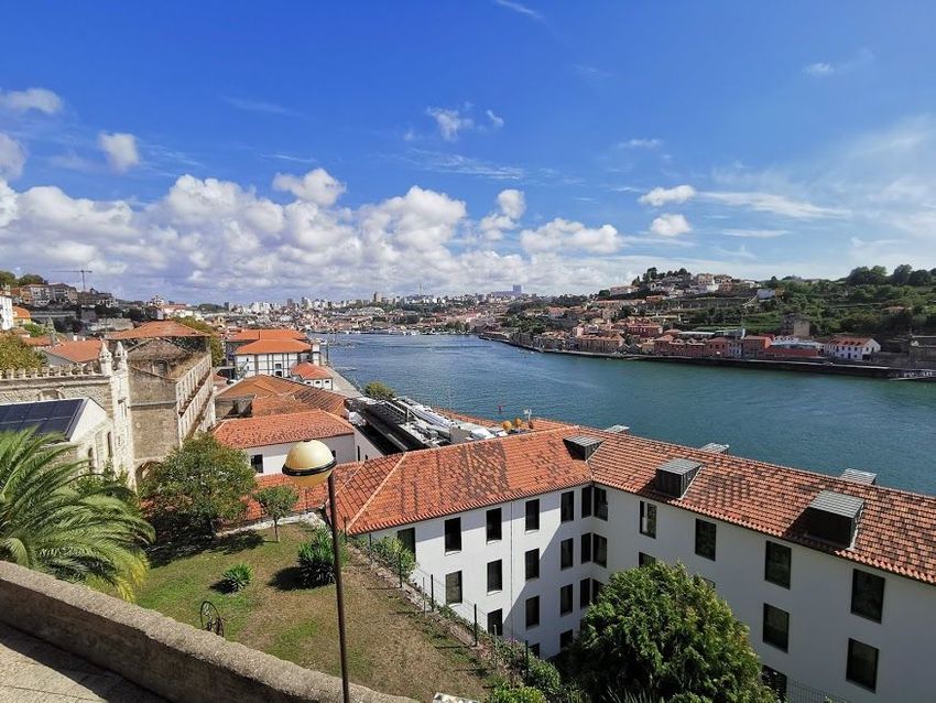 Imagem Vistas de apartamento t2 em Rua Sobre-o-Douro, 181