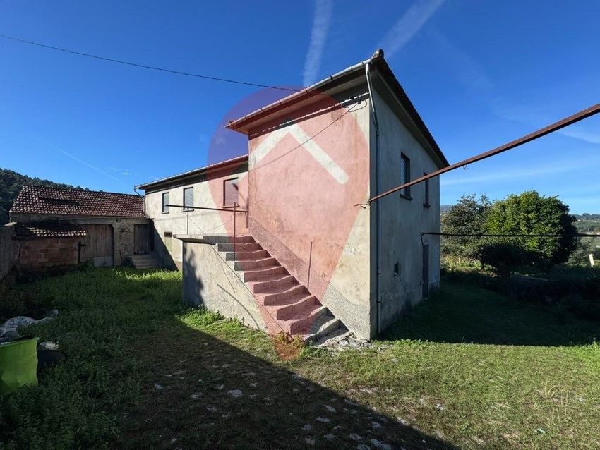 Imagem Fachada de  quinta em Fontoura