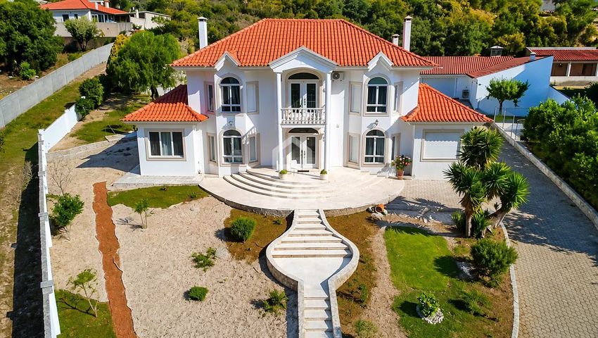 Зображення Фасад,  окремий будинок чи котедж, Rua das Lages