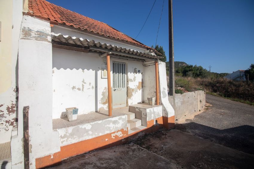 Imagem Fachada de  moradia geminada em Espinheira s/n