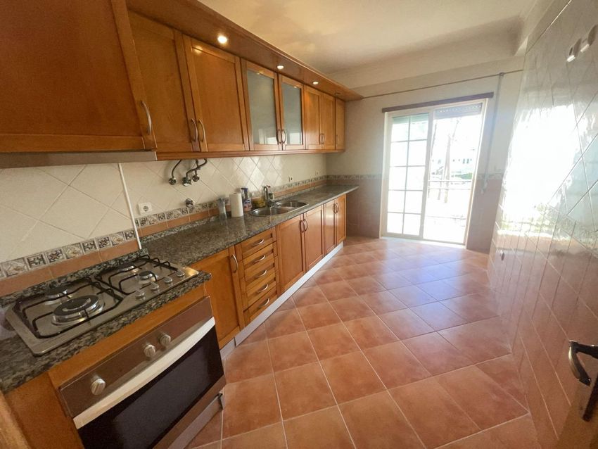 Imagem Cozinha de apartamento t2 em Centro da Quinta do Conde