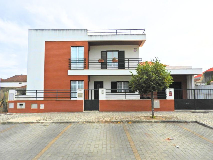 Imagem Vistas de  moradia independente em Almeirim