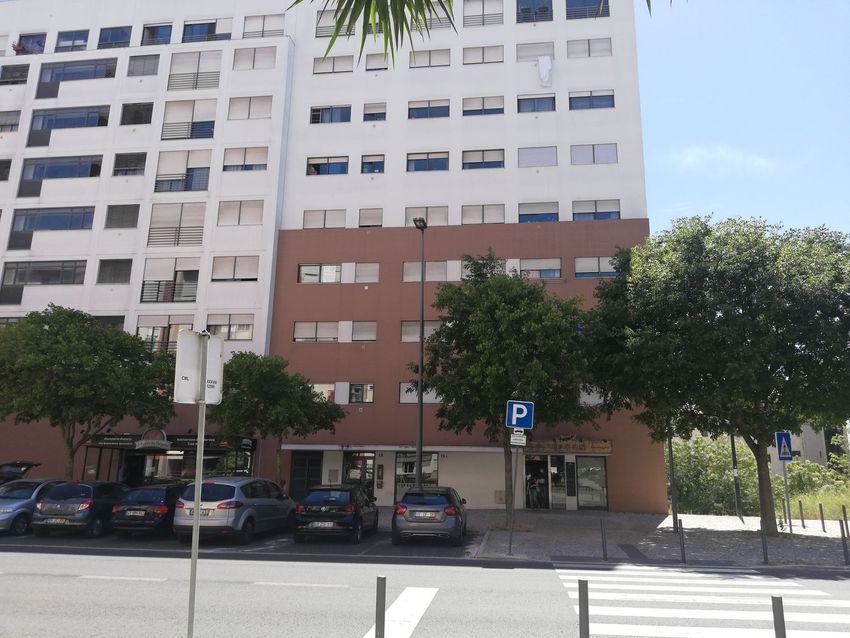 Imagem Vizinhança de apartamento t2 em Rua António Albino Machado, 19