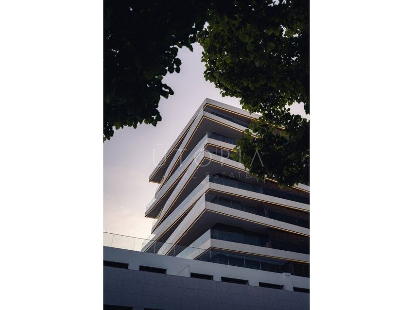Imagem Vistas de apartamento t4 em Avenida Francisco Sá Carneiro