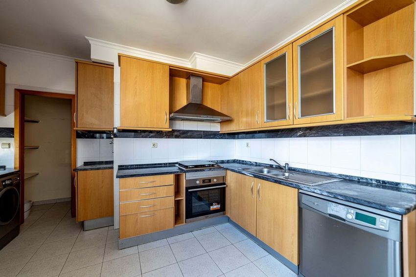 Imagem Cozinha de apartamento t4 em Cidade de Santarém