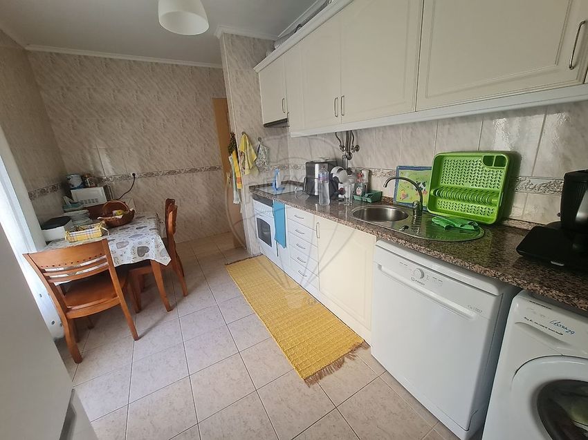 Imagem Cozinha de apartamento t2 em Alhandra - São João dos Montes - Calhandriz
