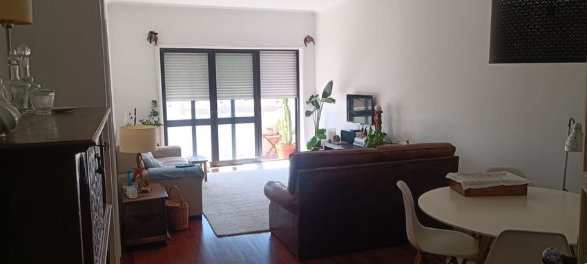 Imagem Sala de estar de apartamento t4 em Rua 36, 285