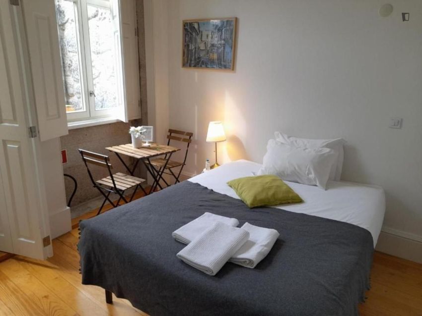 Imagem Sala de estar de apartamento t0 em Rua dos Caldeireiros