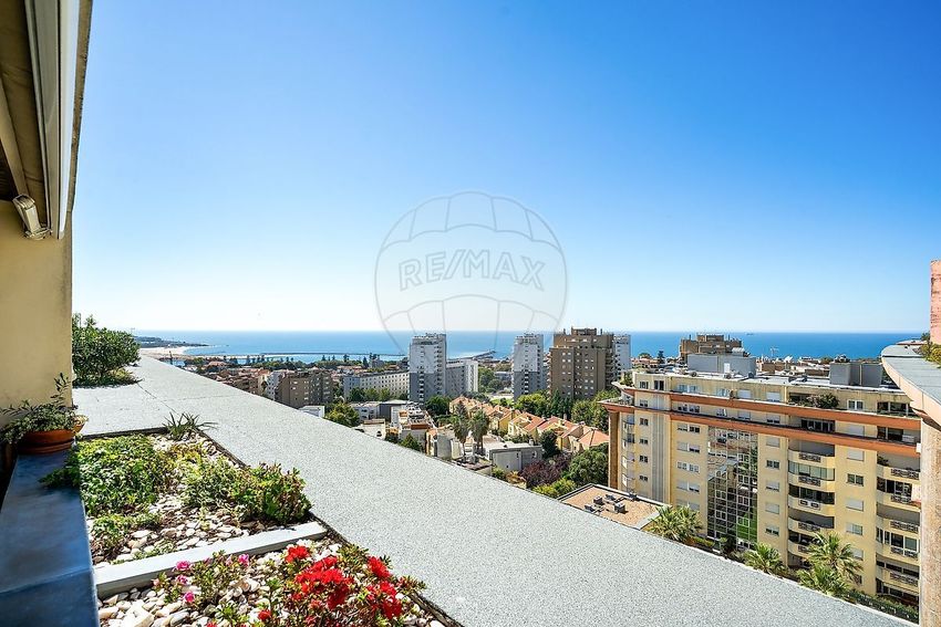 Imagem Vistas de apartamento t4 em Rua de Alfredo Keil