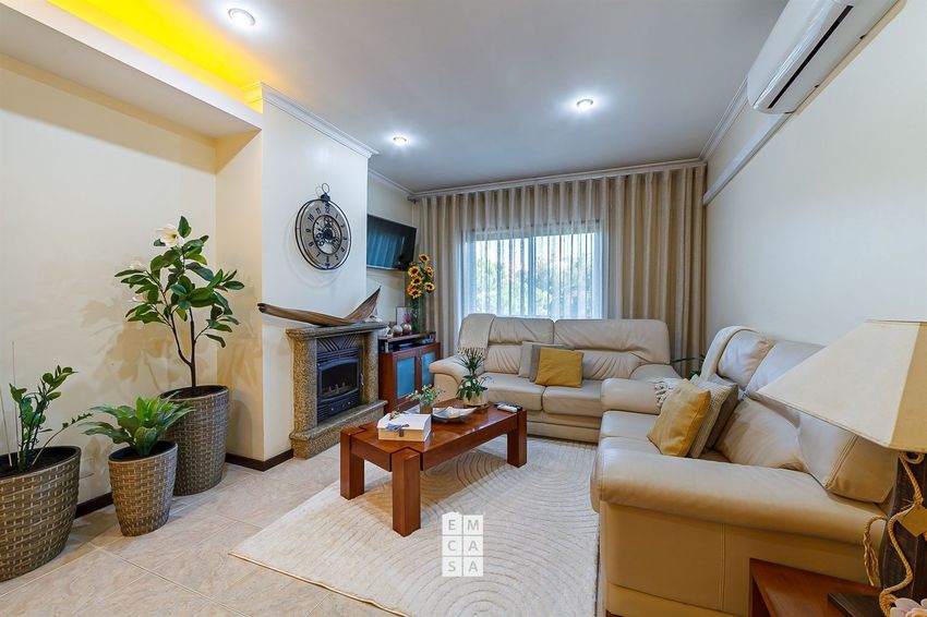 Imagem Sala de estar de apartamento t2 em Arrifana
